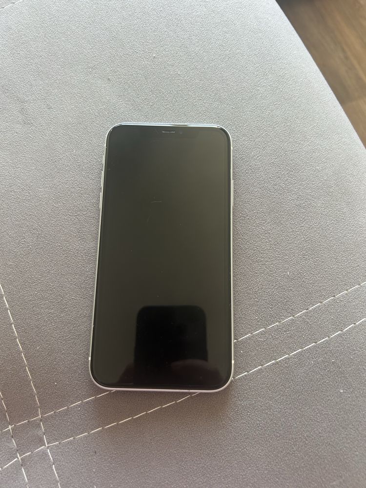 продам айфон 11 64 g