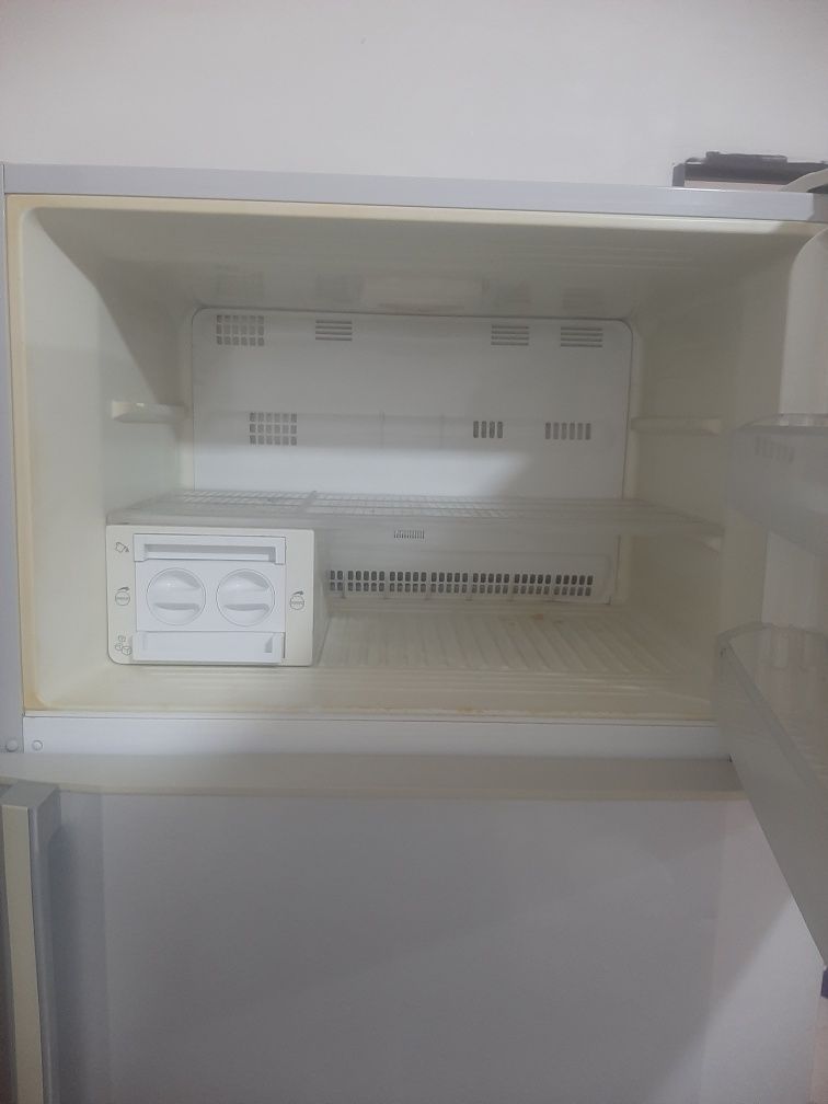 Холодильник б/у фирма веко