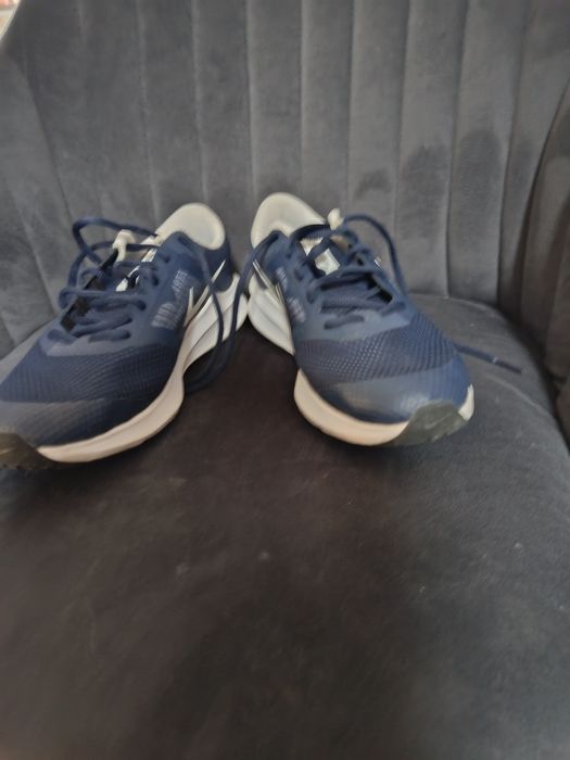 Nike Running Revolution 7 trainers in navy and white