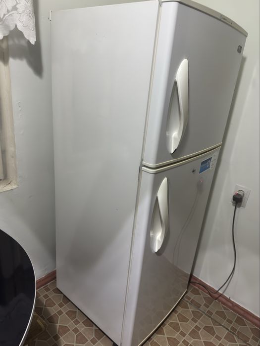 Холодильник LG — в отличном состоянии!