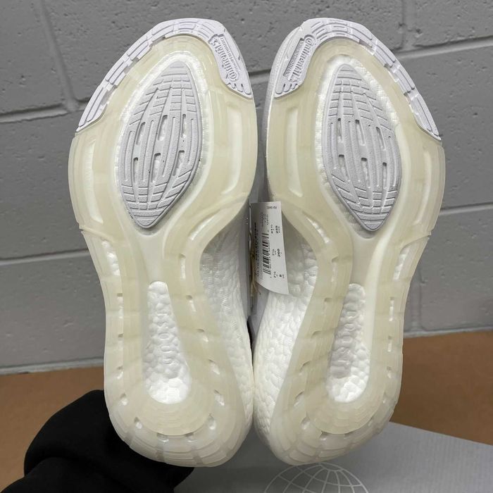 Оригинални маратонки *ADIDAS ULTRABOOST 22 * EU38 2/3 - 39 1/3