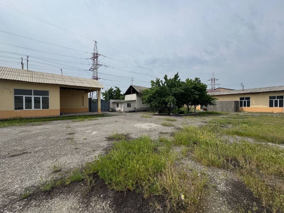 36 сотих нотурар бино сотилади