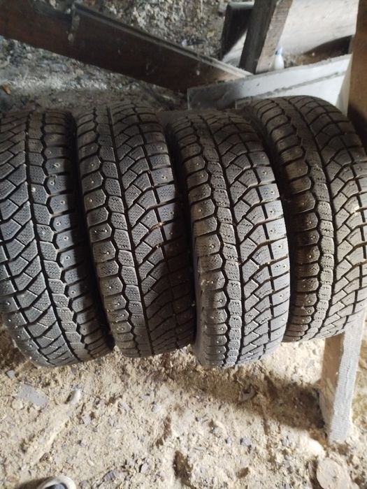 Продам шины комплект