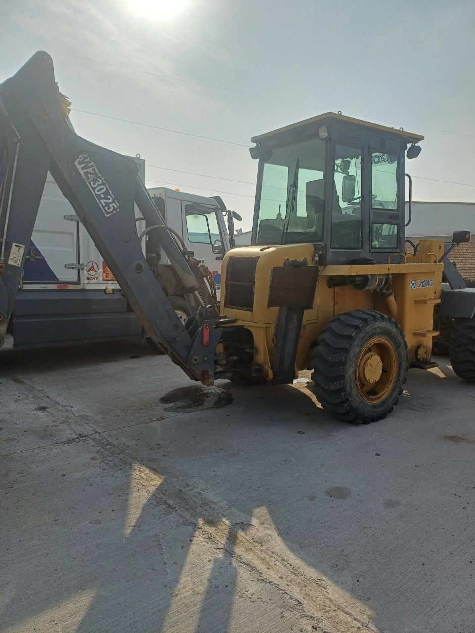Sotiladi 2013yil 2200 soat ishlagan13500 $