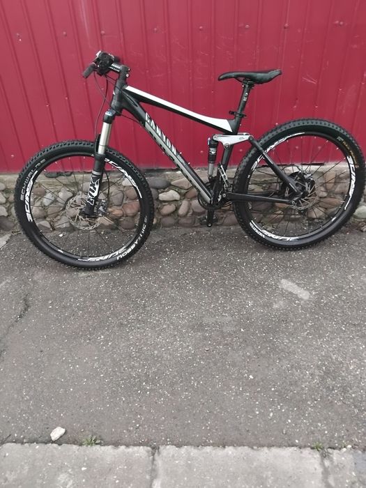 Vand bicicleta ful suspense CANYON  in stare buna are roti de 26