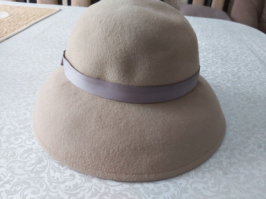 Женские шляпы.размер 58 из фетра
