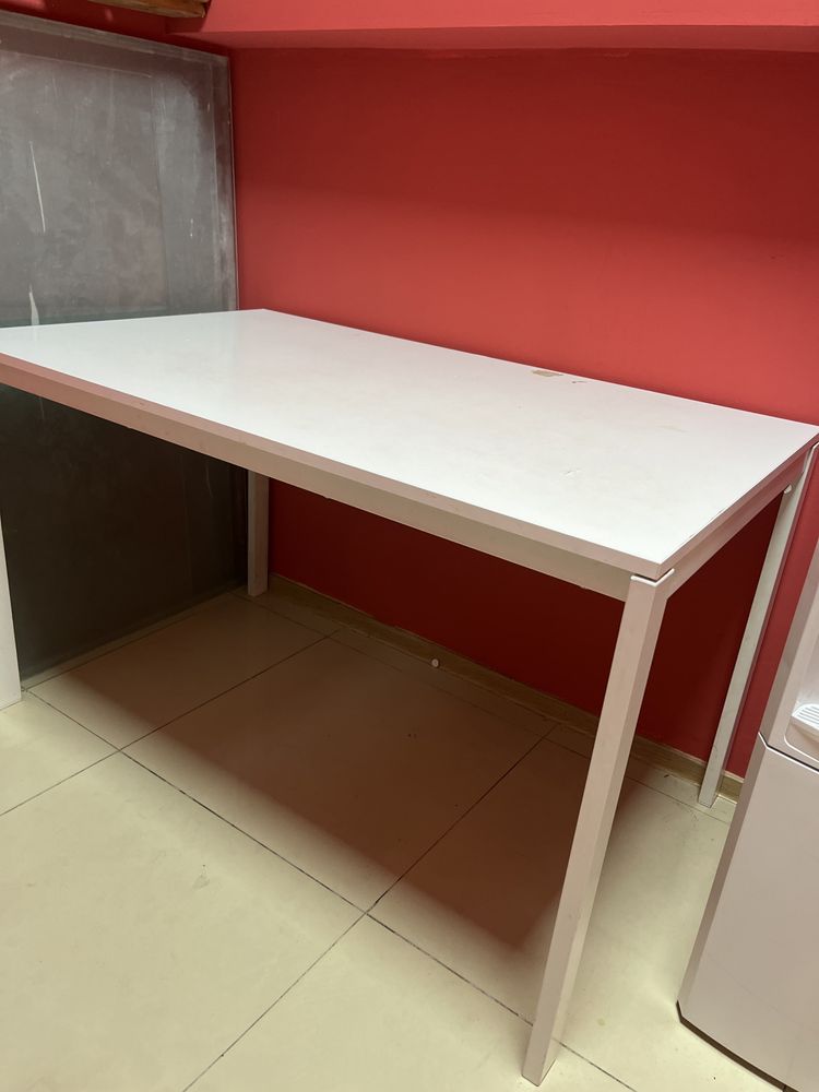 Стол белый из iKea
