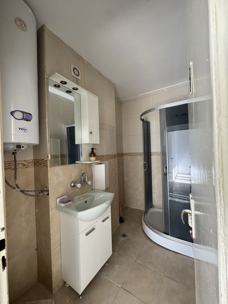 Продава апартамент три стаи и кухня в гр. Казанлък