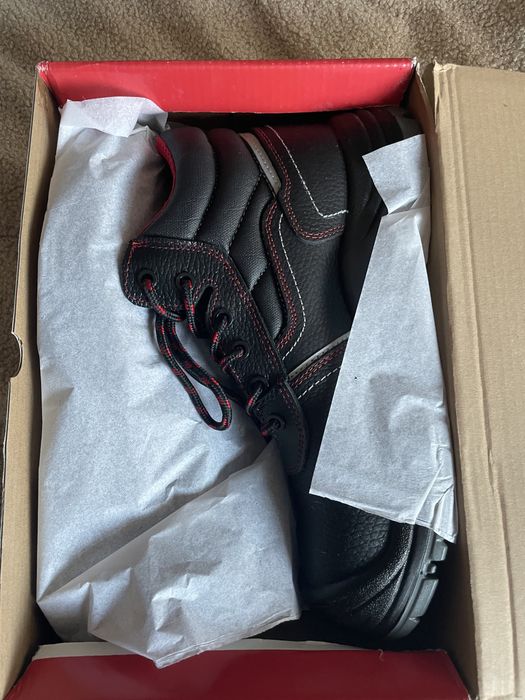 Работни обувки/safety shoes