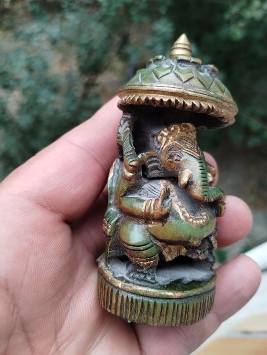 Figurină din lemn reprezentând zeul hindus Ganesha