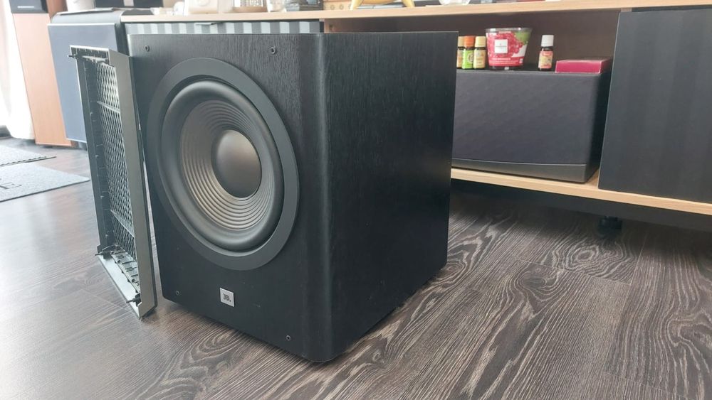 Vand subwoofer JBL SUB 250P/230 - 200W RMS