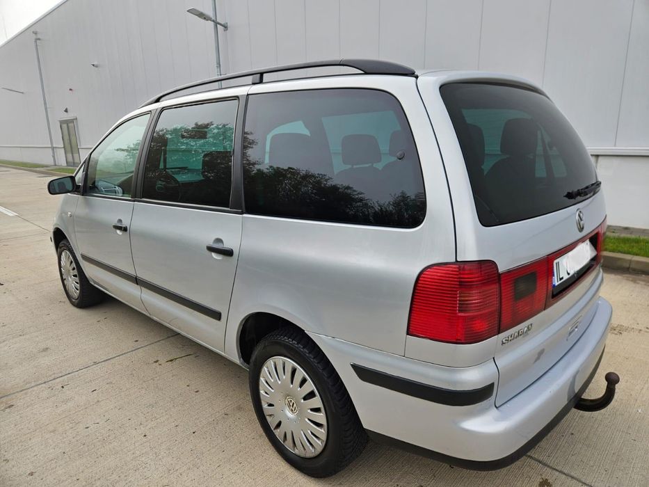 Vând Vw Sharan 1.9 TDI 7-Locuri