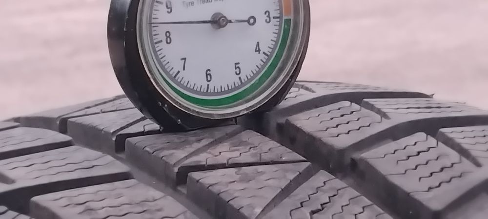 Гуми 215 60 16 Фалкен Falken 4 броя+. Нов внос. Като нови!