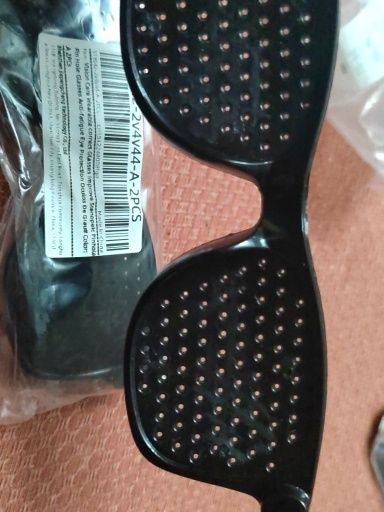 Очки с дырками тренажёр для лечения зрения с перфорацией защита глаза