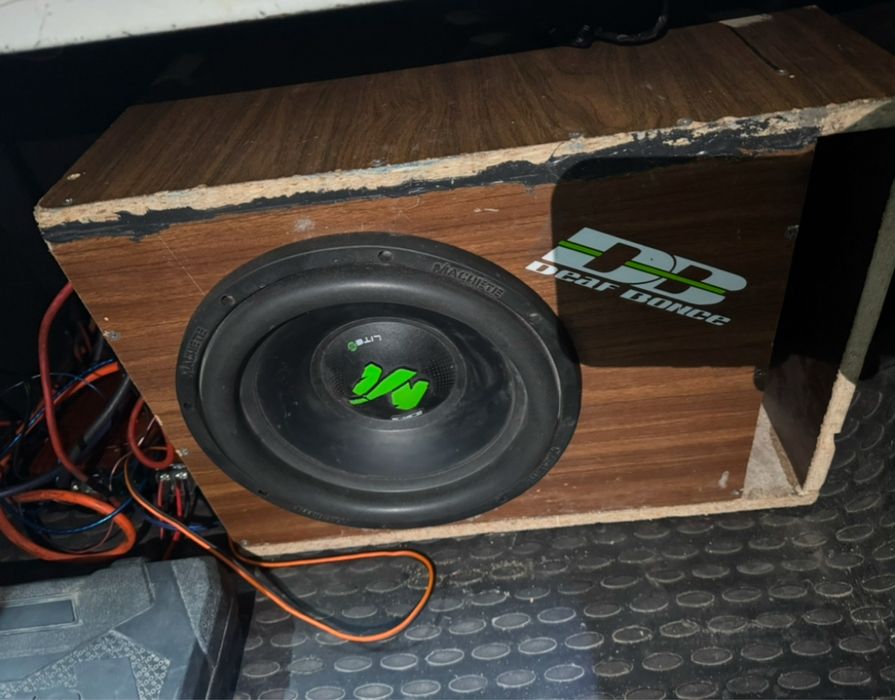продам сабвуфер с усилителем