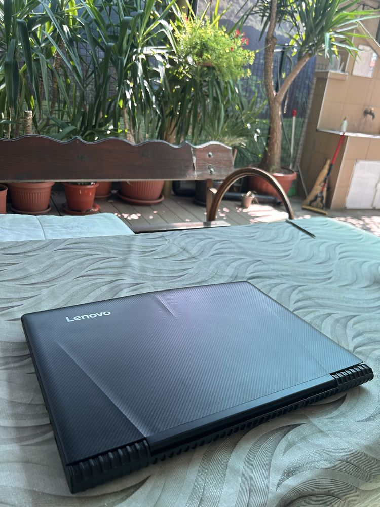 Лаптоп Lenovo Y520