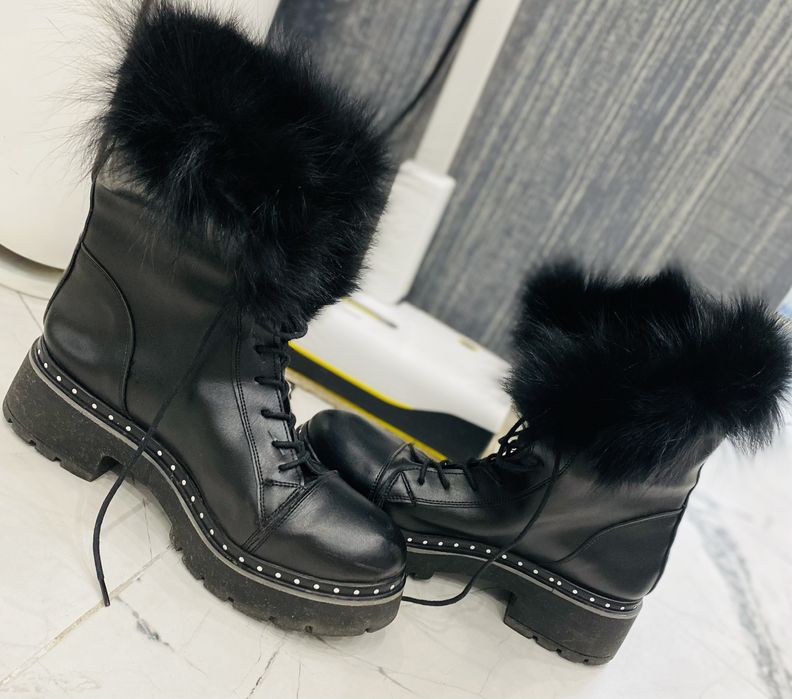 Дамски боти с естествен косъм