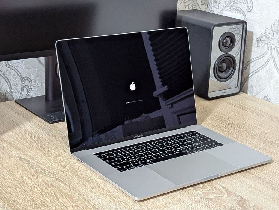 MacBook Pro 15" 16/512GB