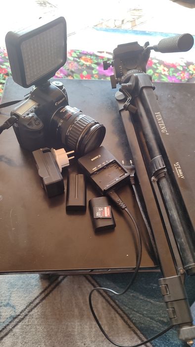 Kamera 6d sotiladi