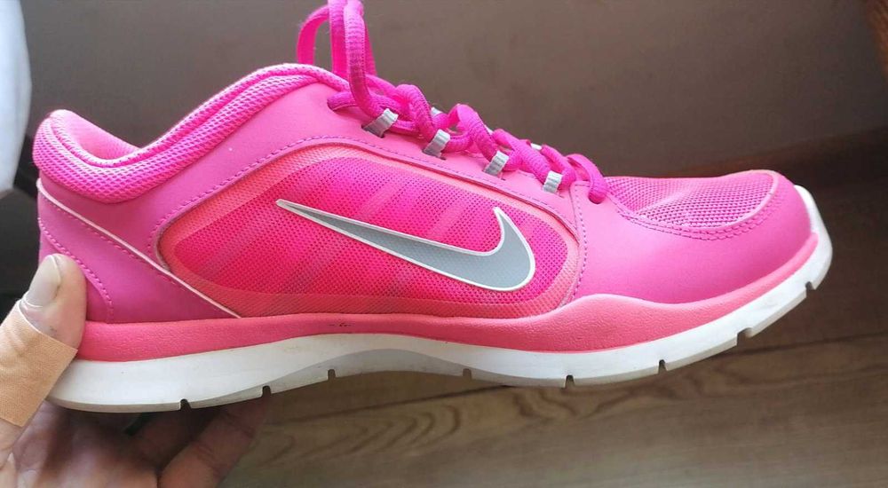 Nike маратонки , дамски спортни маратонки , Найк обувки