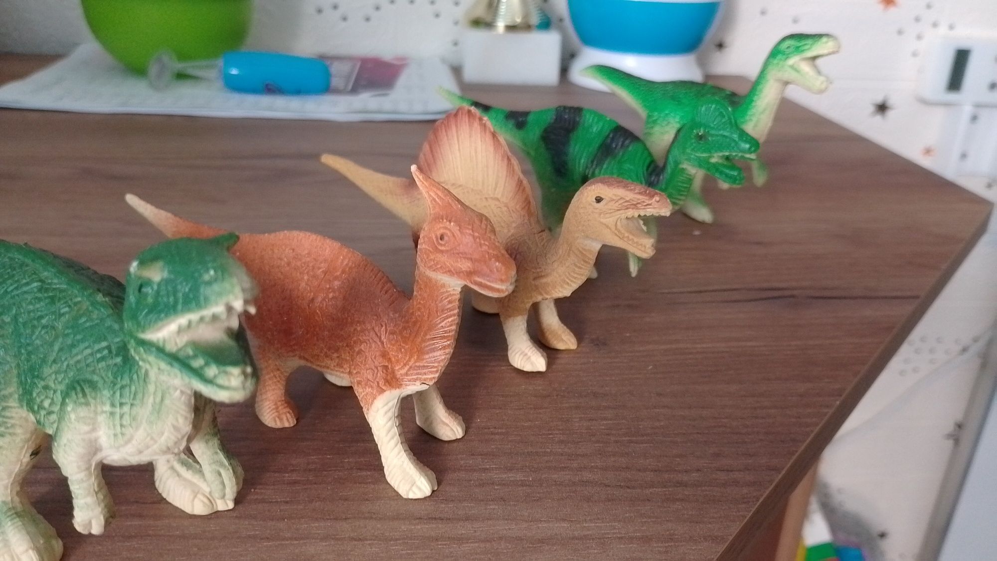 Детски играчки динозавър чета