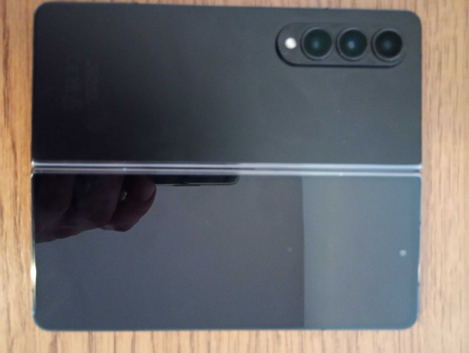 Samsung Galaxy Z Fold 4 – Nou, Neutilizat – 1.200 lei