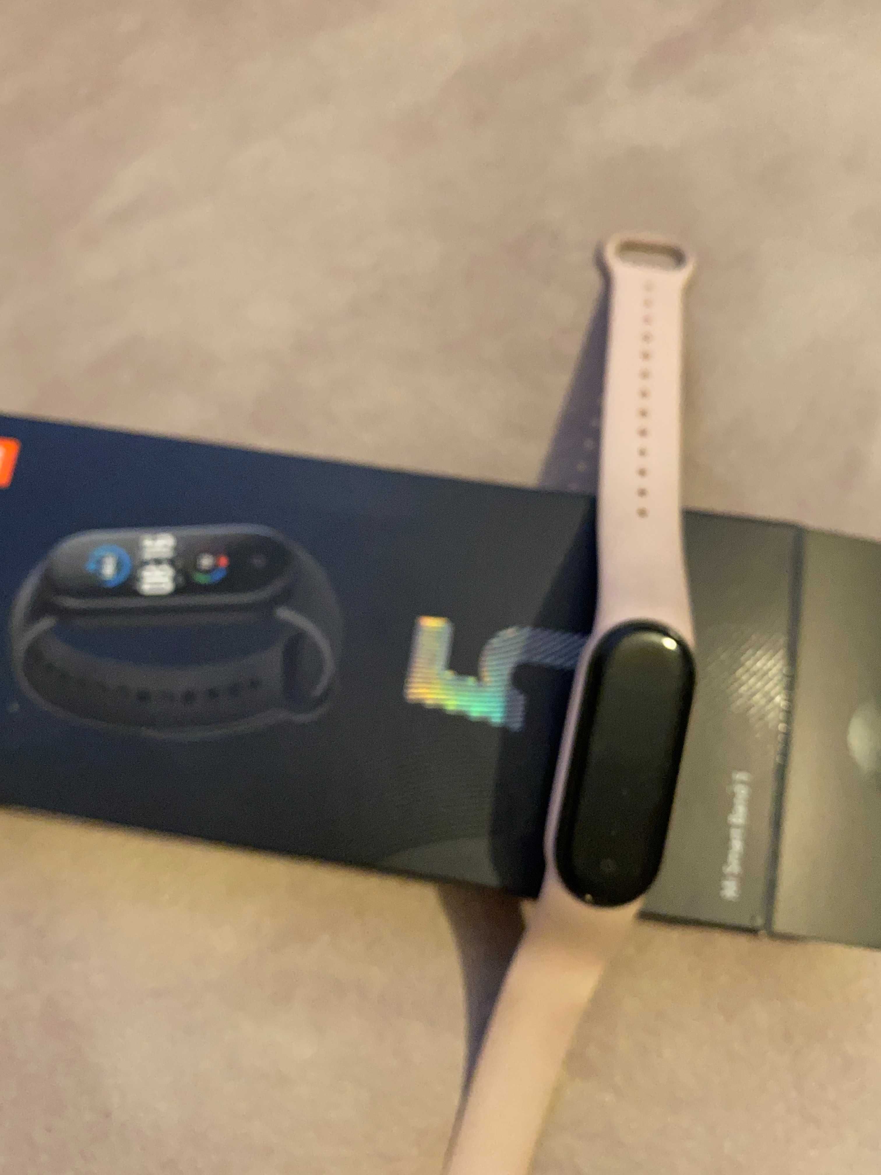 Samsung Galaxy A3  и Xiaomi Mi Smart Band 5