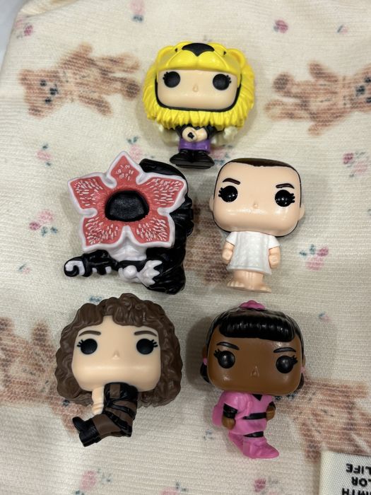 kinder joy, stranger things/harry potter все за 1500тг