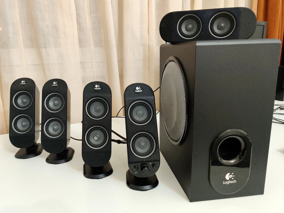 Vând Logitech X-530