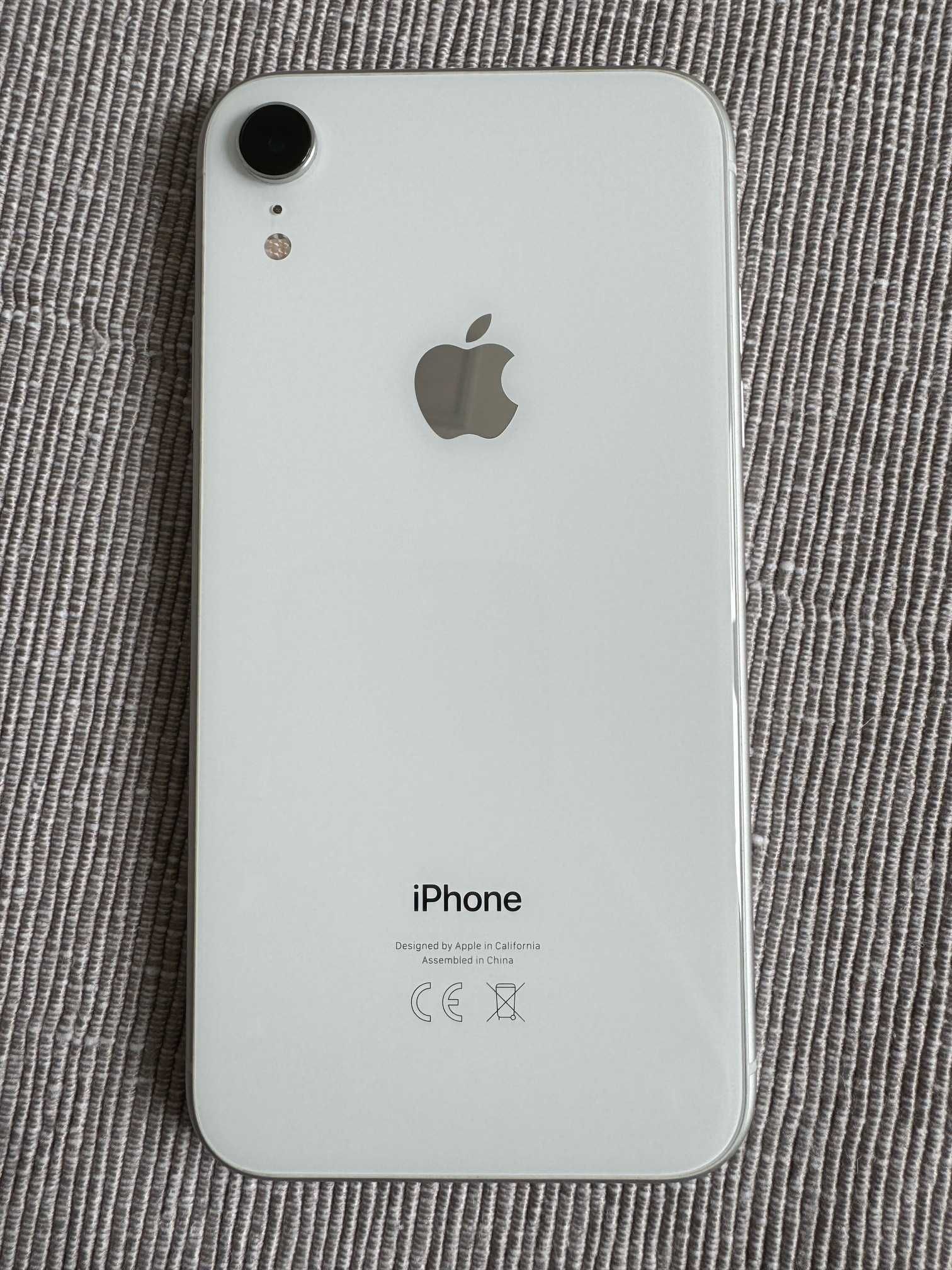 iPhone XR 64GB бял