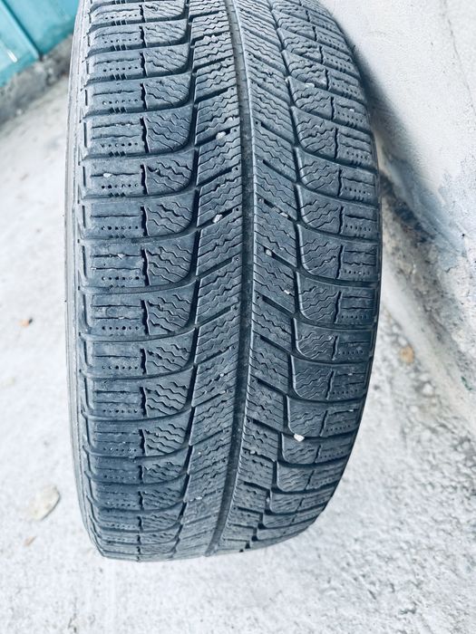 Продам зимные шины 2 штук
