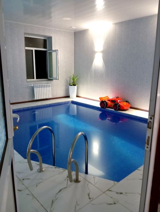 Сауна ,бассейн с подогревом.