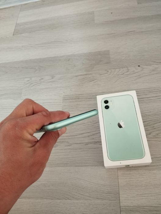 iPhone 11 64 GB ideal!