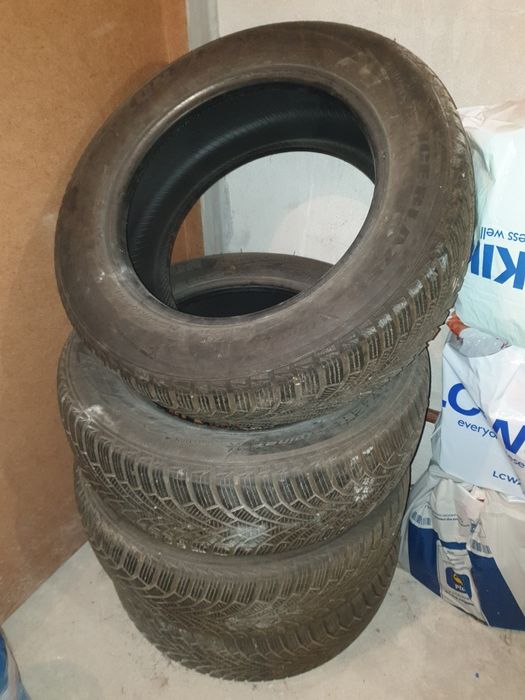 4бр Зимни гуми 215 60 16 Sailun 6-7mm