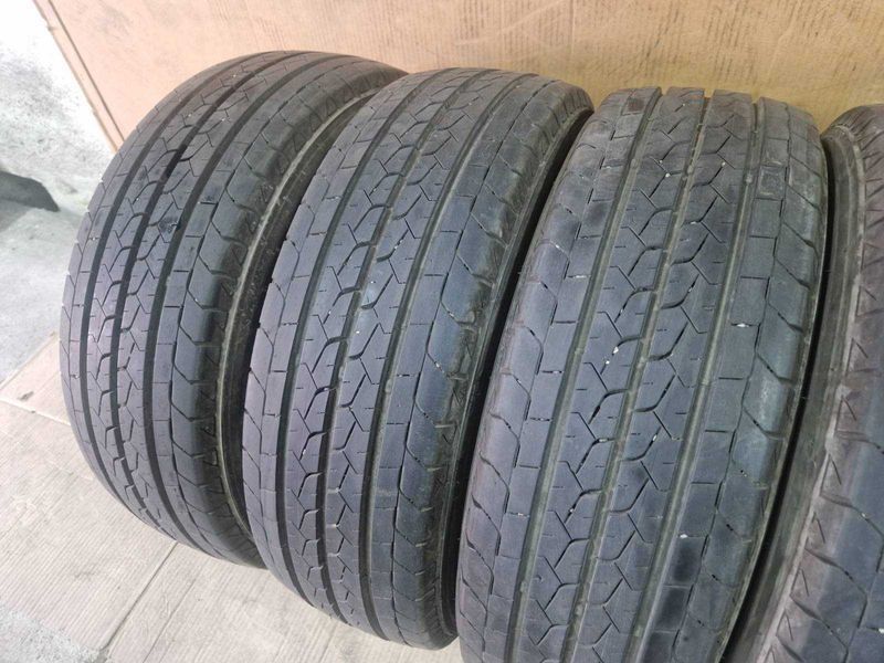 4 Bridgestone R15 C 215/70/ 
летни бусови гуми DOT0721