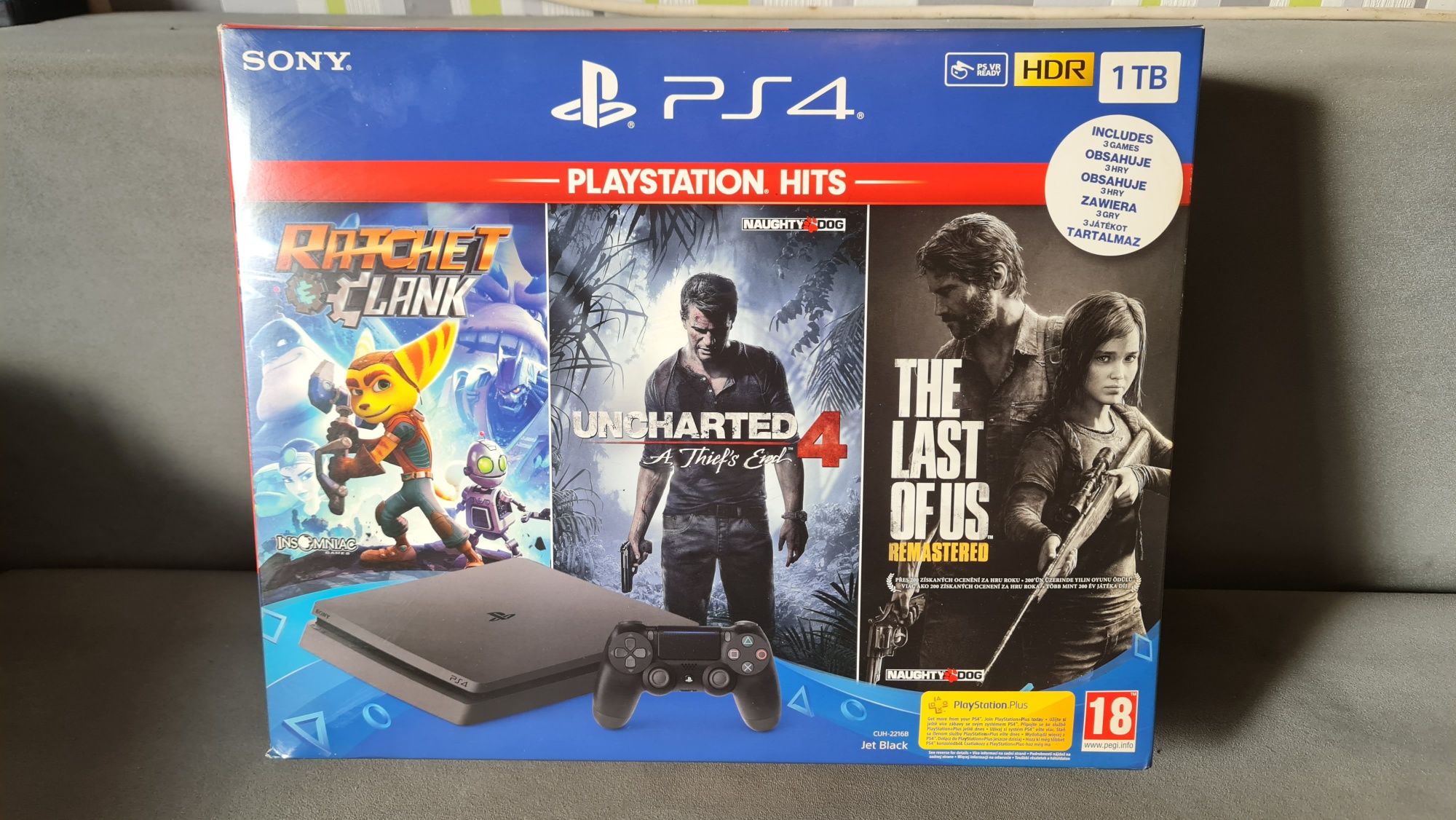 Playstation 4 Slim 1 TB+ 2 джойстика+ 8игри