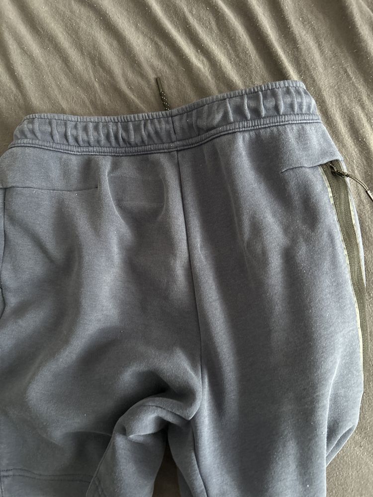 Nike tech pantaloni scurți (originali)