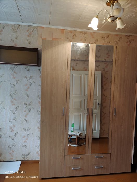 Продается четырех двернни бельевой серваннт шкаф.