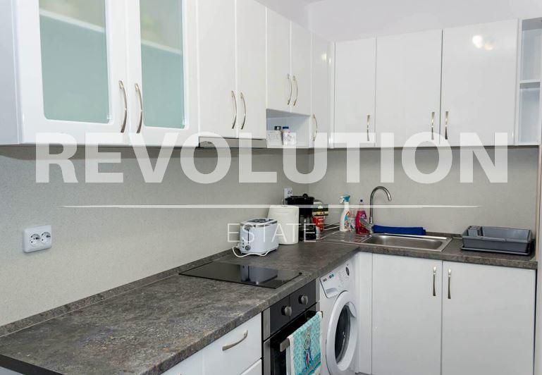 Дава се под наем Двустаен апартамент в Варна, Център - 61 кв.м за 650 € - Снимка #3