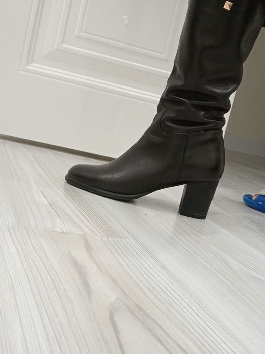 Продам зимние сапоги