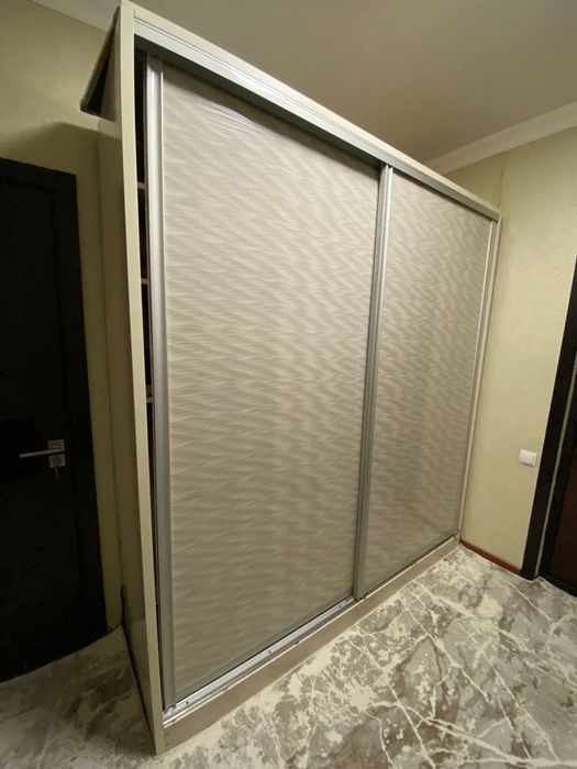 Продается шкаф 2х купейный