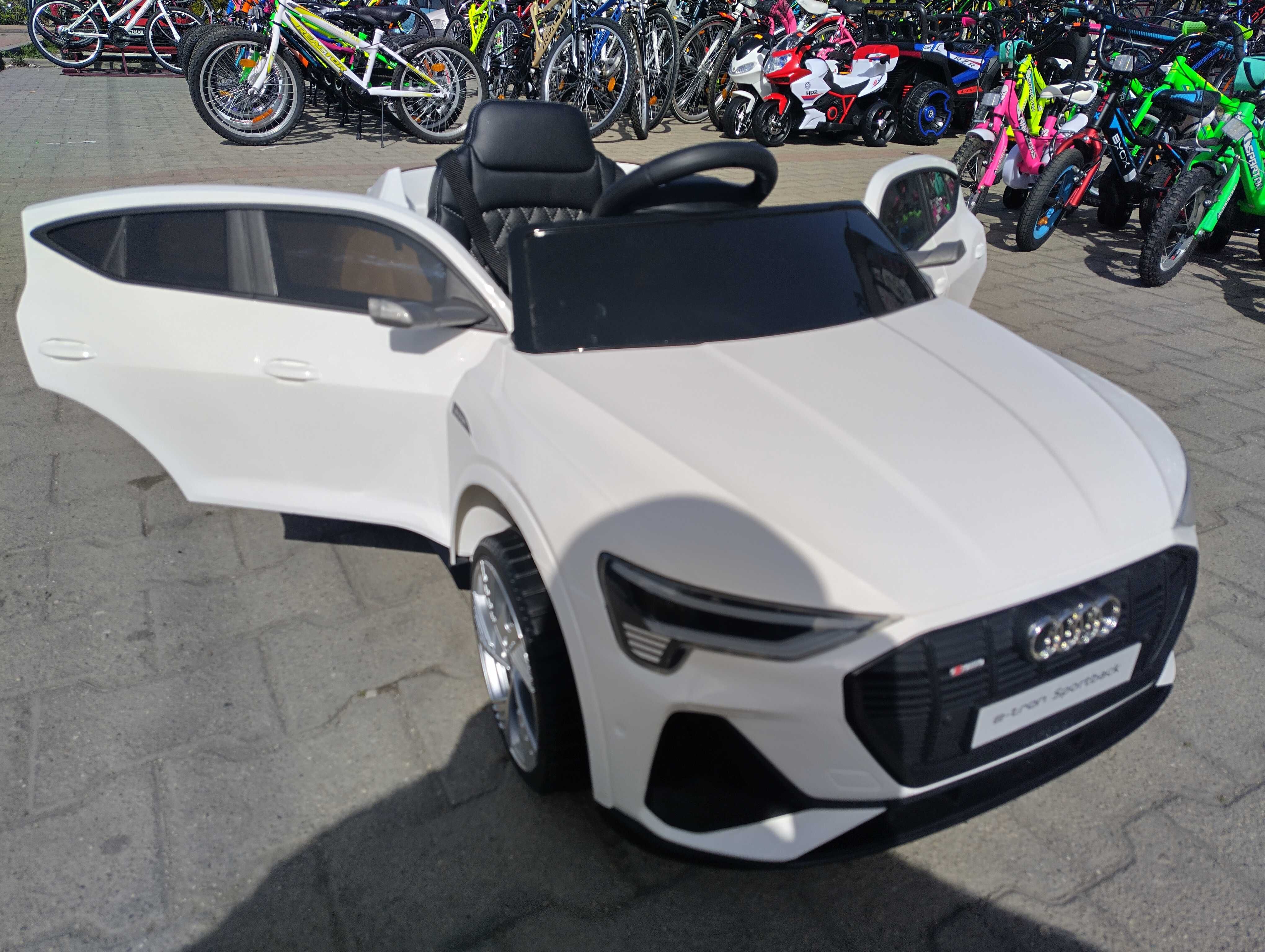 AUDI Акумулаторен джип Audi Sportback