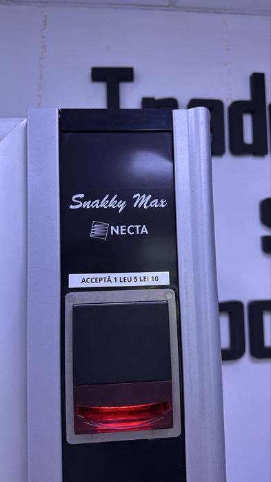 Aparat/ tonomat snack bauturi necta snakky max