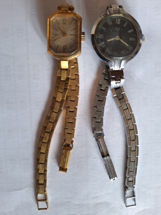 Продавам ръчни механични часовници.