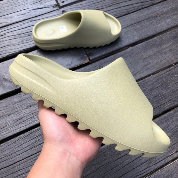 Yeezy Slides Culori
