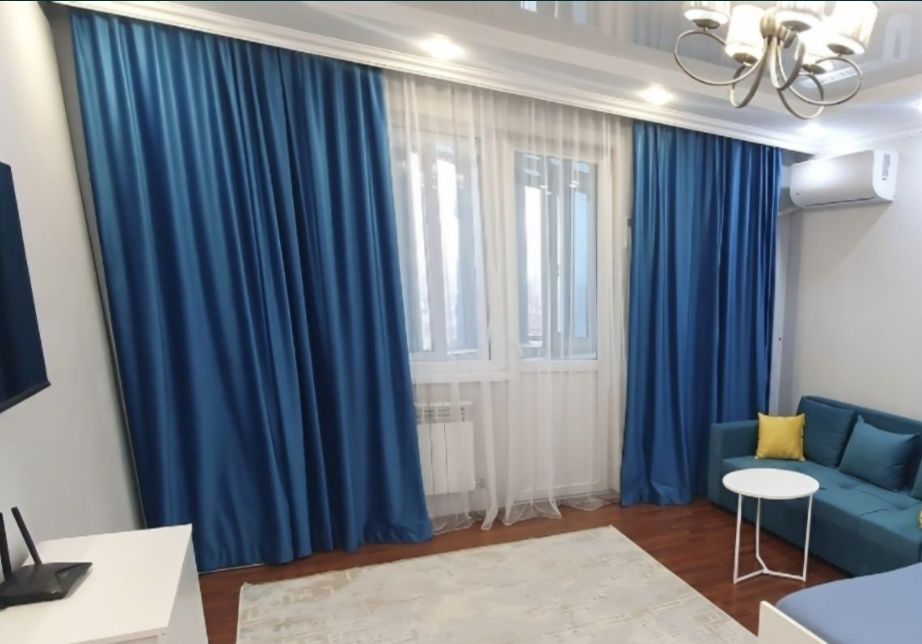 Продам шторы чёрного и лазурного цвета с тюлью, велюр, 6м×2.90
