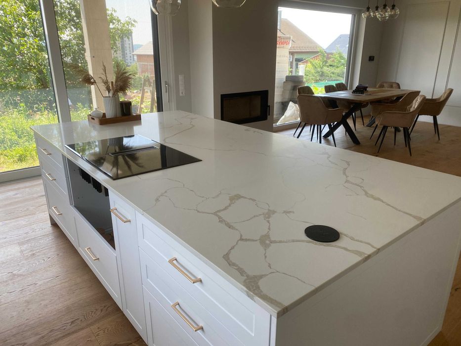 Blat de bucatarie din Quartz Calacatta