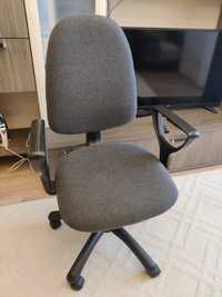 Кресло офисное, компьютерный стул. В отличном состоянии.