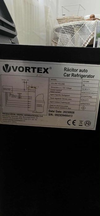 Frigider auto congelator