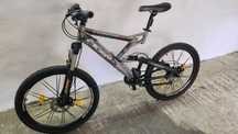 Bicicleta Cross MTB full suspension